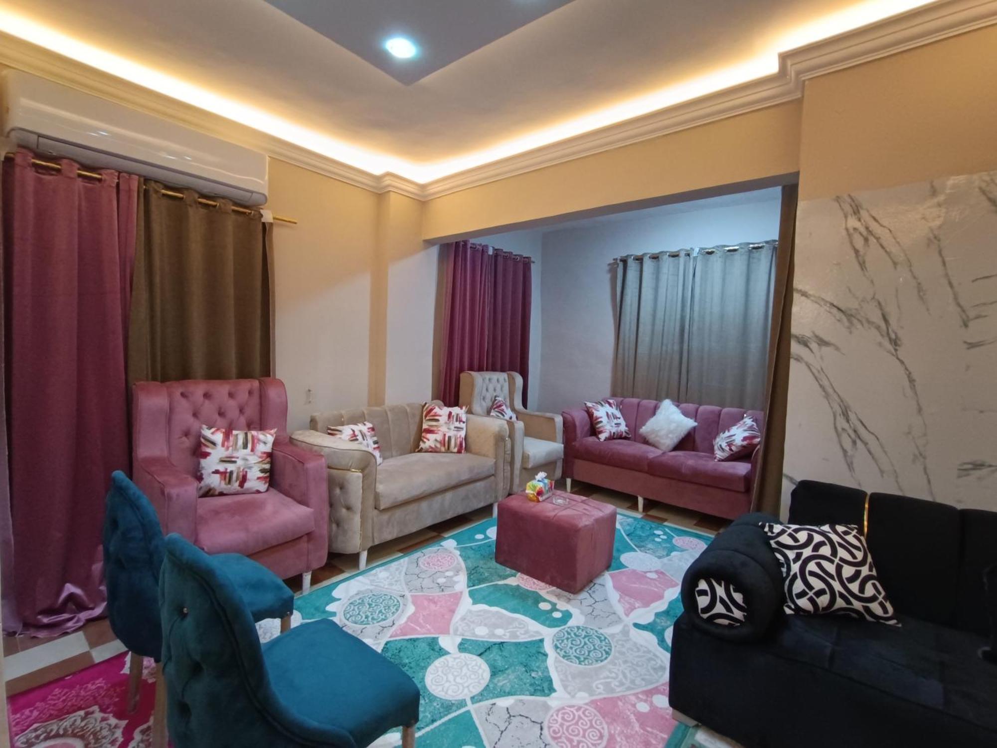 Apartment شقه مفروشه للايجار متفرع من أحمد فخري *