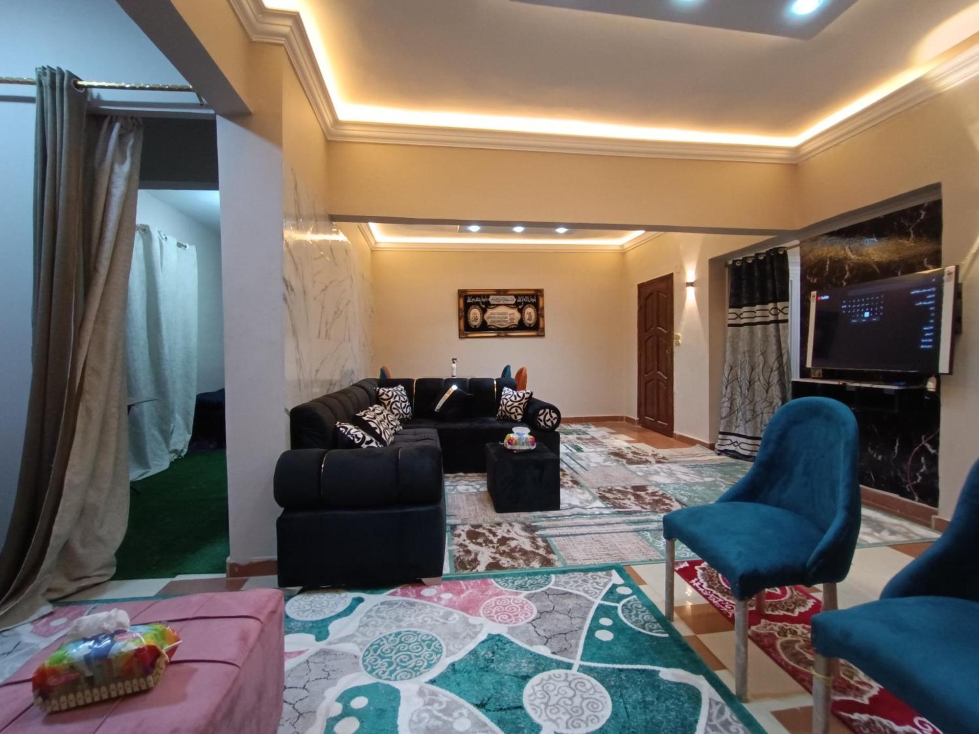 Apartment شقه مفروشه للايجار متفرع من أحمد فخري *