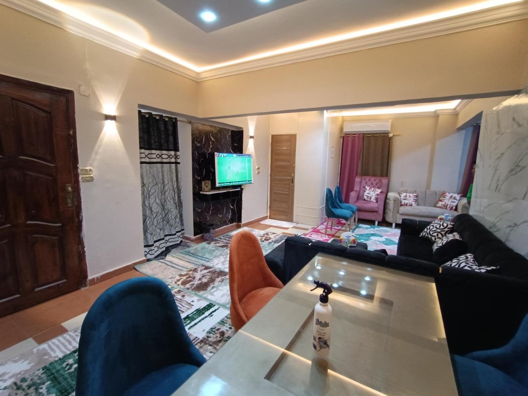 شقه مفروشه للايجار متفرع من أحمد فخري Apartment *
